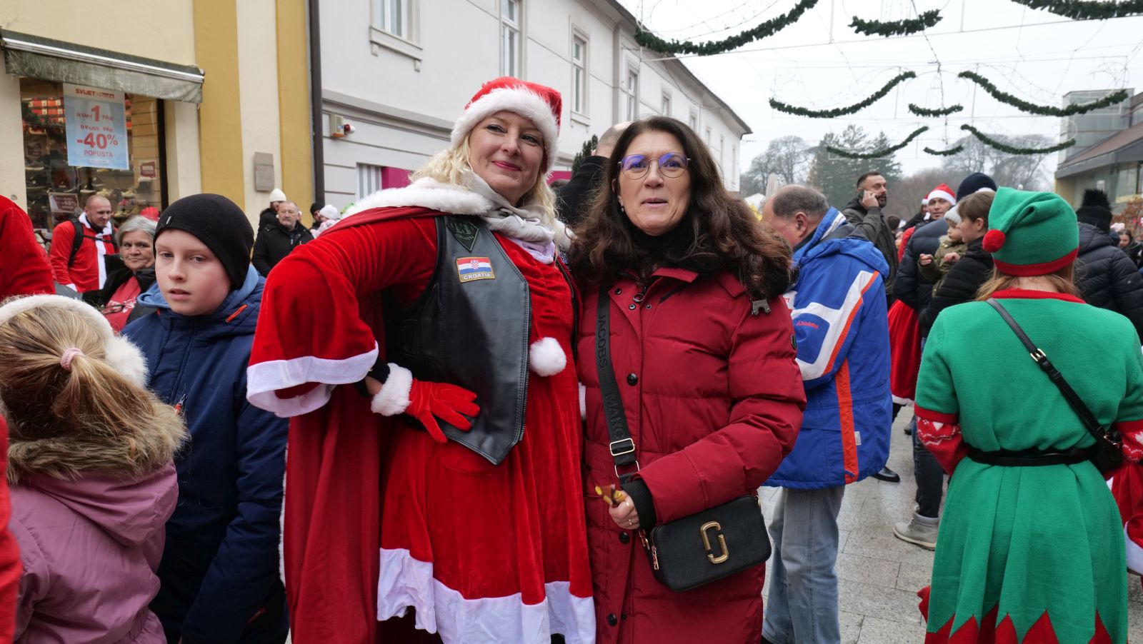 Foto mrazovi 2025 franjevački trg (38) Foto mrazovi 2025 franjevački trg (38)