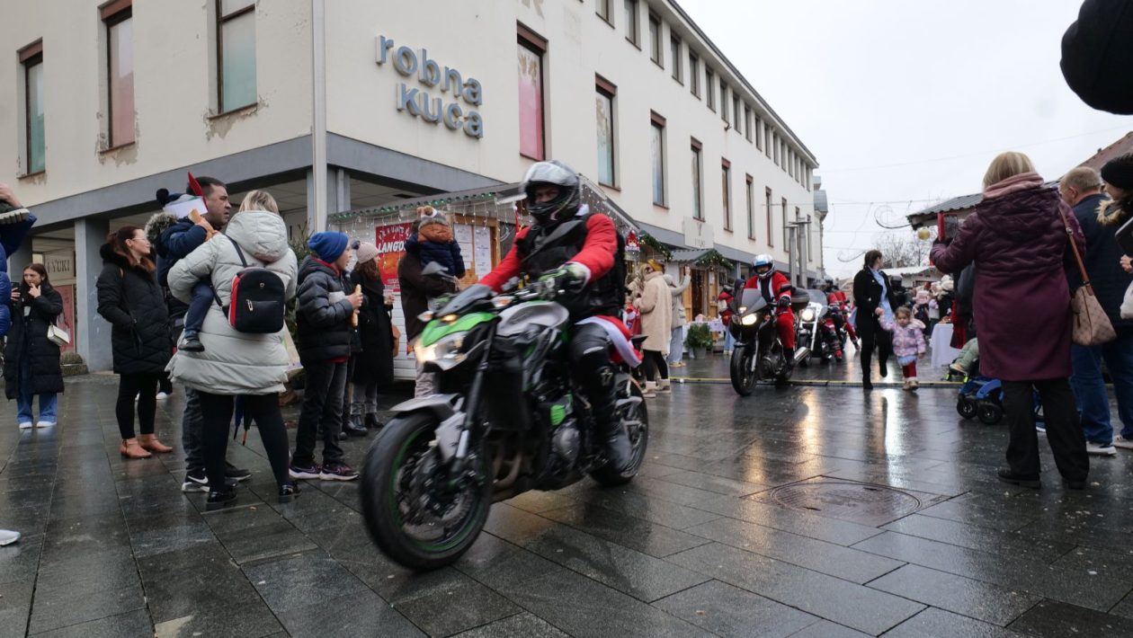 Foto mrazovi 2025 franjevački trg (4) motomrazovi