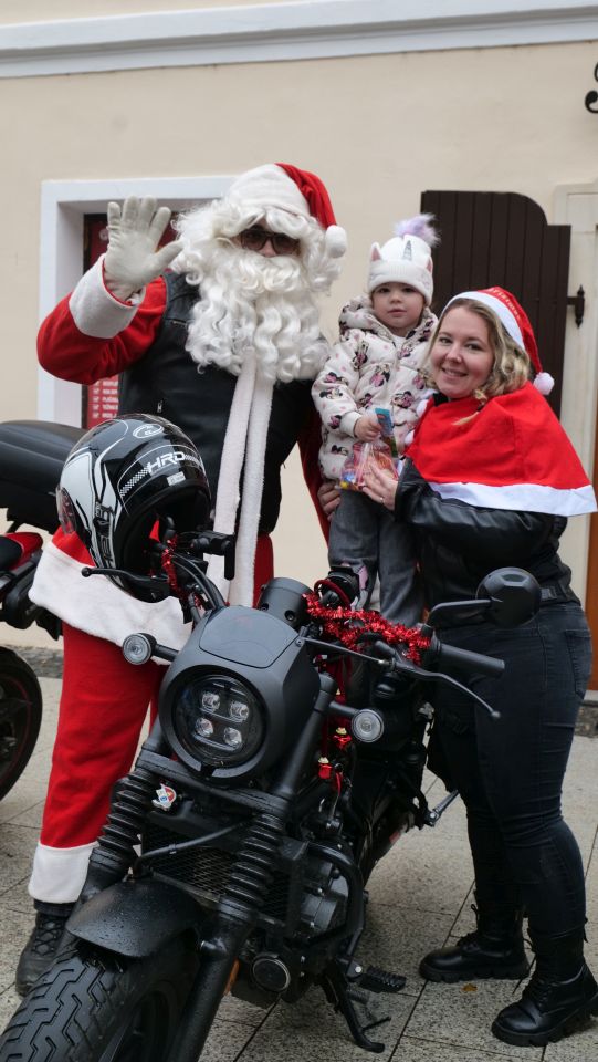 Foto mrazovi 2025 franjevački trg (46) Foto mrazovi 2025 franjevački trg (46)