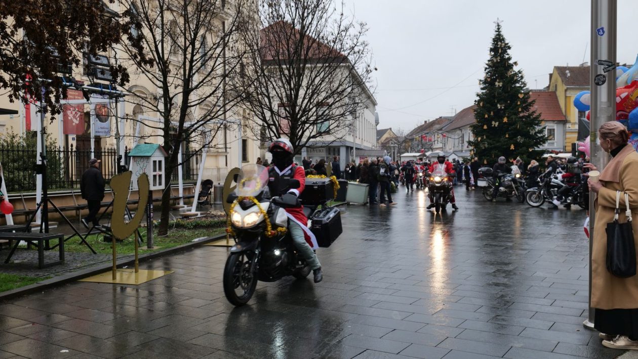 Foto mrazovi 2025 franjevački trg (8)