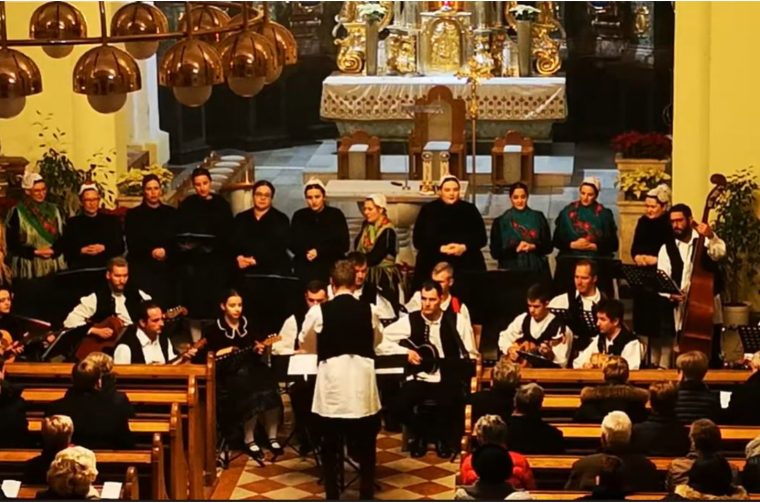 KUU Veseli međimurci Božićem kroz Hrvatsku KUU Veseli međimurci Božićem kroz Hrvatsku