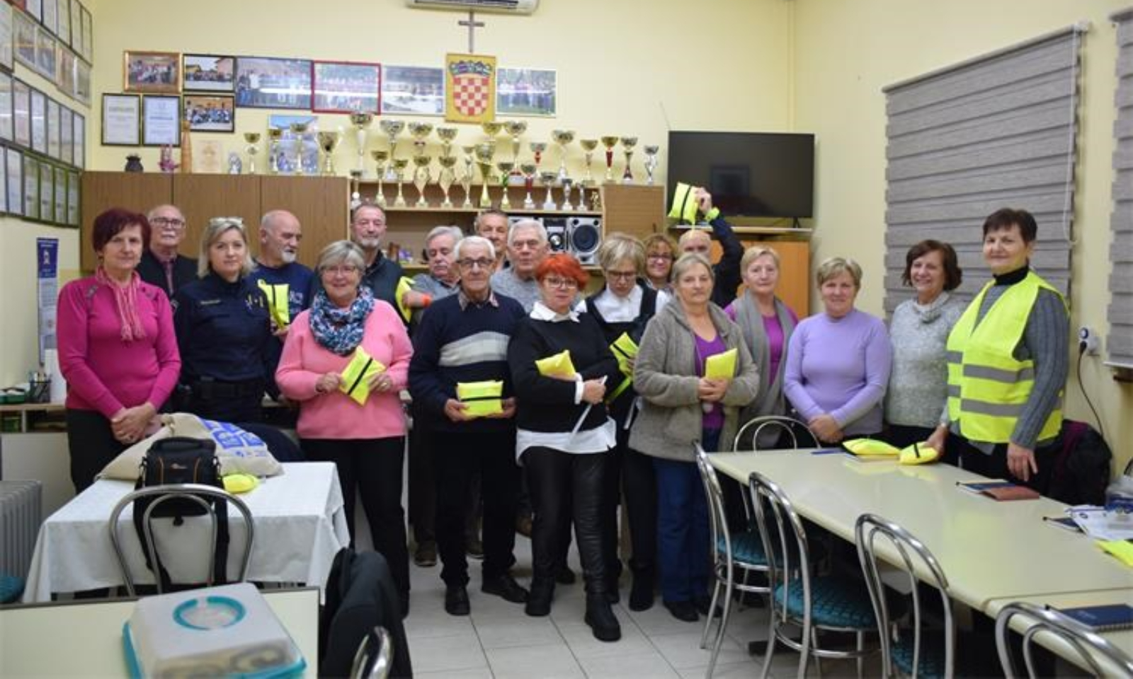 ZLATNE GODINE SIGURAN KORAK ZLATNE GODINE SIGURAN KORAK