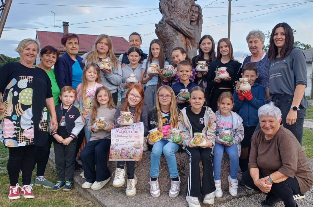 Udruga Žena Mali Mihaljevec – radionica majčin dan (14)