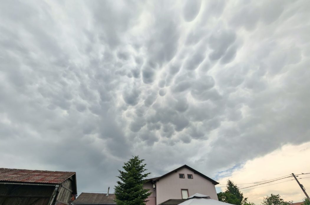 Danijel Mihaljković Čovac – mammatus oblaci oblak