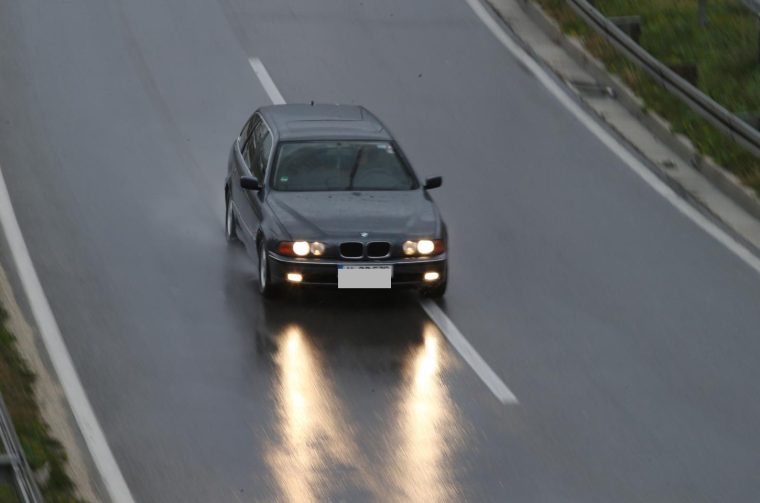 mokar kolnik , cesta Ivo Cagalj/PIXSELL