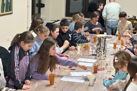 Župa Kotoriba – izrada krunice (5) Župa Kotoriba – izrada krunice (5)