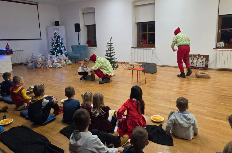 Tehnološko-inovacijski centar Međimurje predstava djed Božićnjak (3) Tehnološko-inovacijski centar Međimurje predstava djed Božićnjak (3)