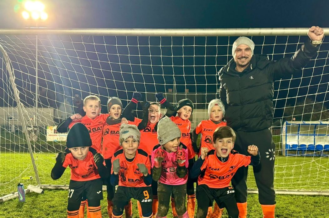 DZB nogometna škola U9 (2) DZB nogometna škola U9 (2)