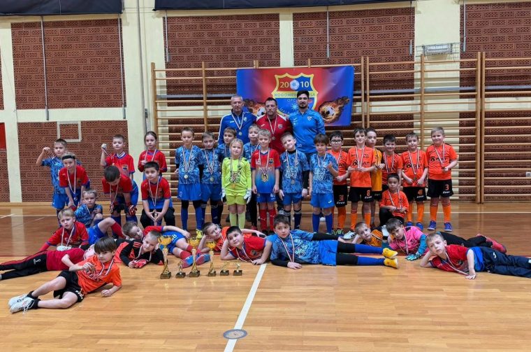 DINAMO-ZELENKO-BAT U-8 (21) DINAMO-ZELENKO-BAT U-8 (21)