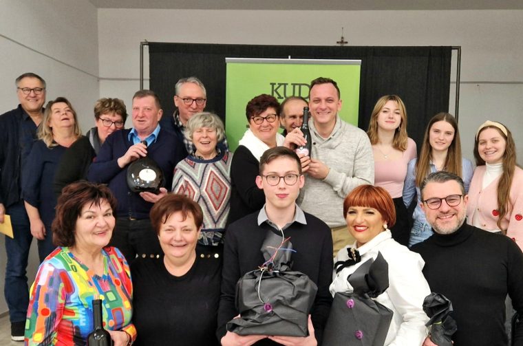 Hlapičina kviz vino (20)