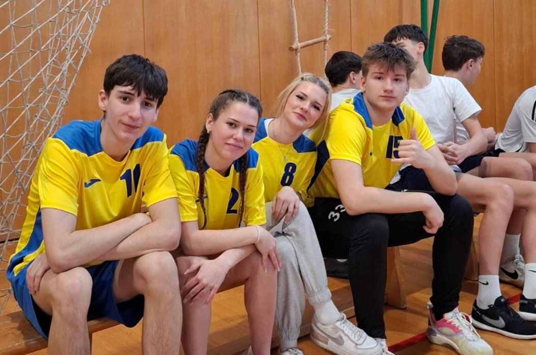 SREDNJA ŠKOLA PRELOG ‘SHE’ štafetne igre (14) SREDNJA ŠKOLA PRELOG ‘SHE’ štafetne igre (14)