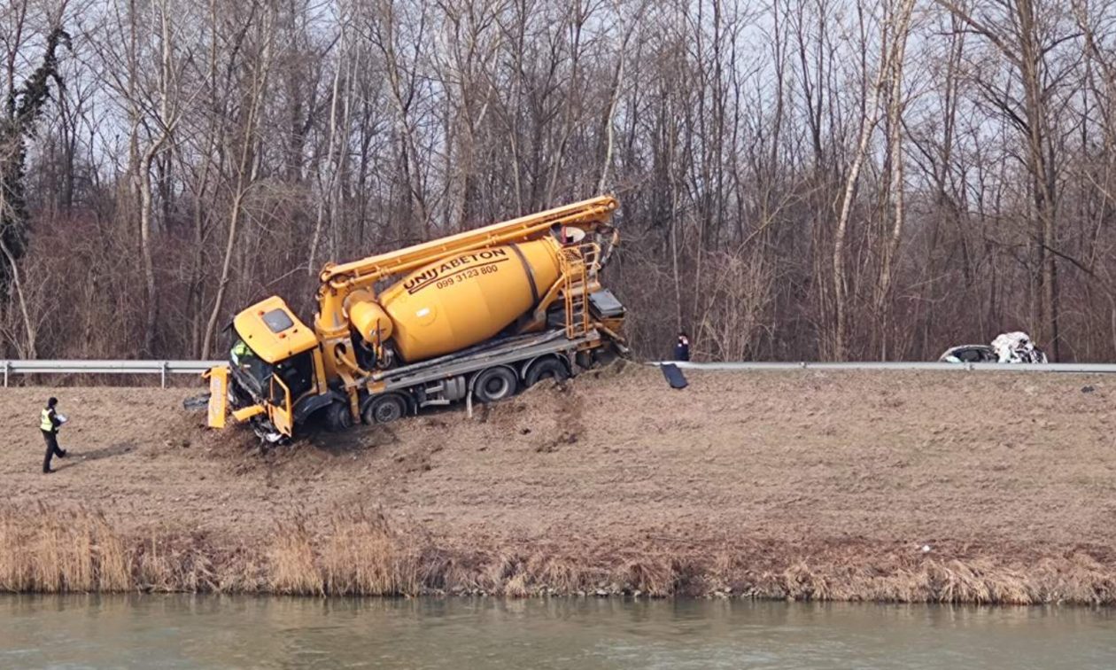 Prometna nesreća Otok (8)