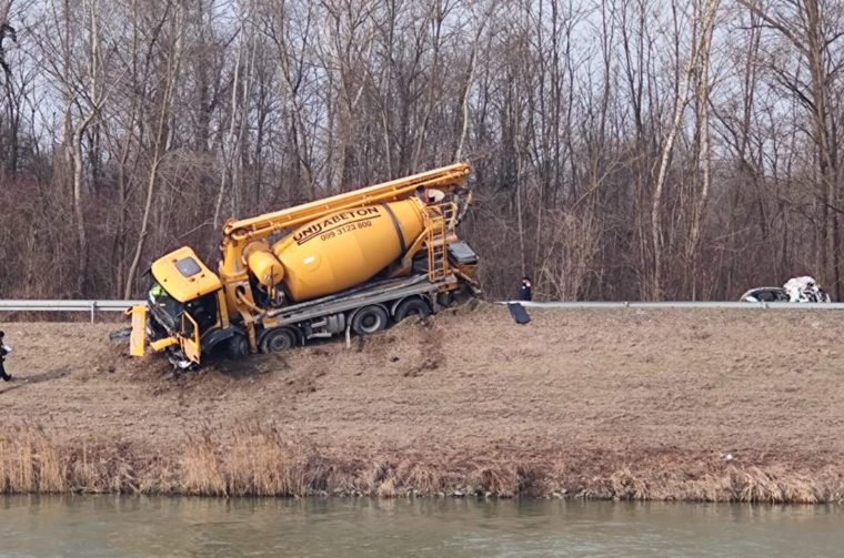Prometna nesreća Otok (8)