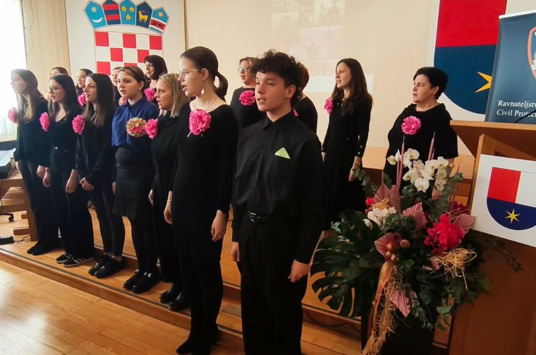 GOSPODARSKA ŠKOLA ČAKOVEC – zbor (4)