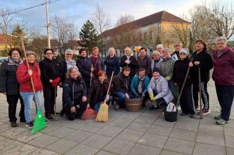 Udruga žena Donja Dubrava čišćenje (6) Udruga žena Donja Dubrava čišćenje (6)