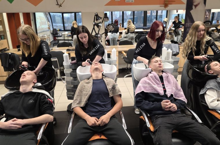 GOSPODARSKA ŠKOLA ČAKOVEC frizeri 4