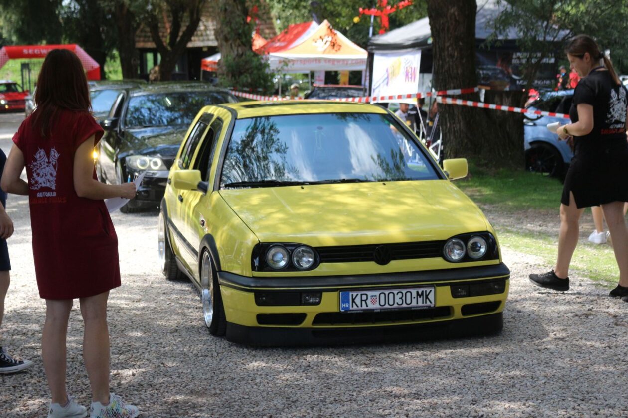GARAGE FREAKS U AKCIJI Izletište Goričanec bruji od buke, dima i adrenalina – u tijeku je tuning car show (15)