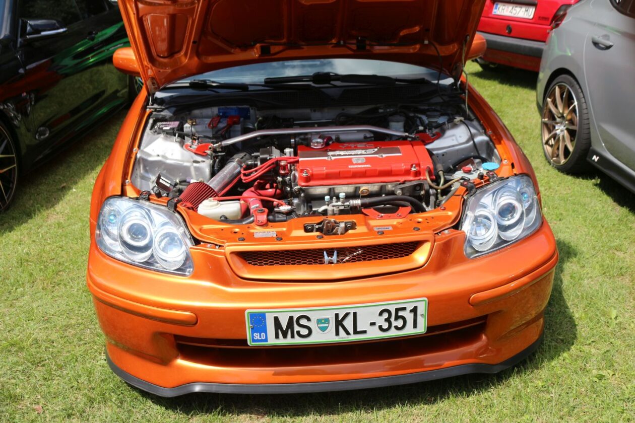 GARAGE FREAKS U AKCIJI Izletište Goričanec bruji od buke, dima i adrenalina – u tijeku je tuning car show (19)