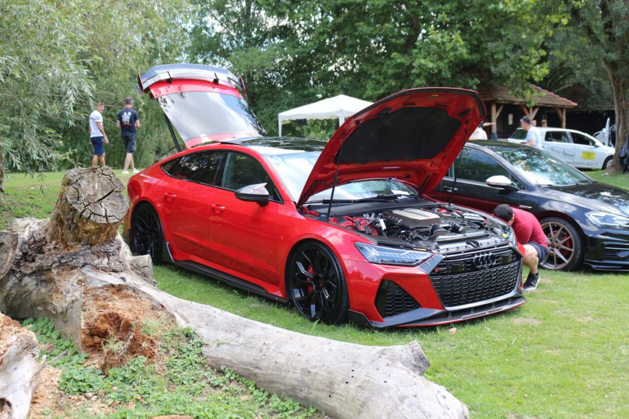 GARAGE FREAKS U AKCIJI Izletište Goričanec bruji od buke, dima i adrenalina – u tijeku je tuning car show (28)