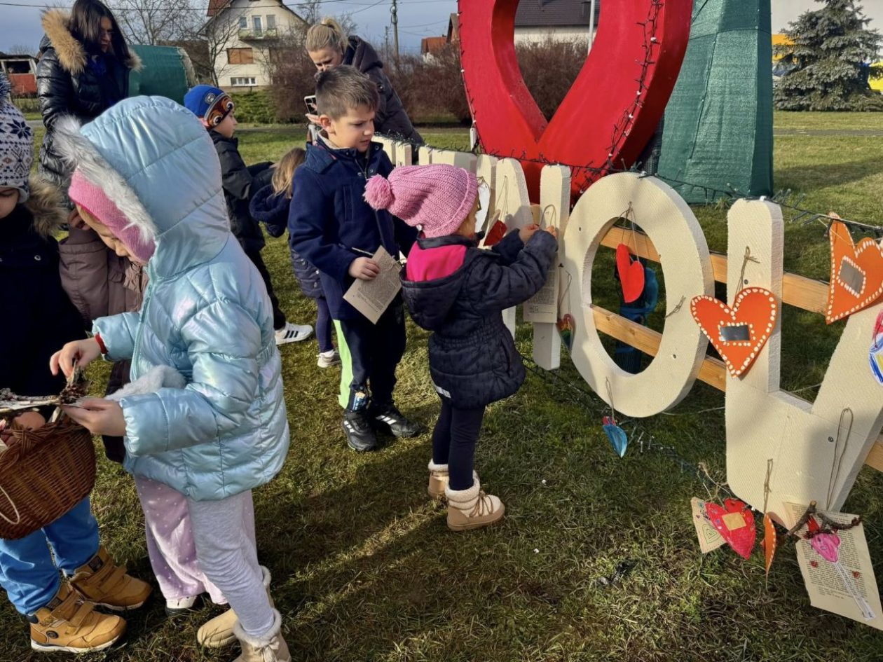 GARDINOVEC Djeca i članovi udruge Gardruža zajedno proslavili dan ispunjen smijehom i pjesmom (10)
