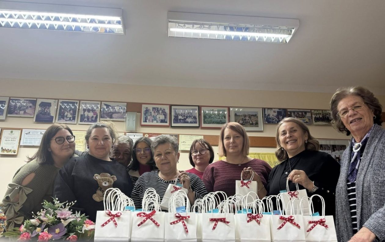 GARDINOVEC Djeca i članovi udruge Gardruža zajedno proslavili dan ispunjen smijehom i pjesmom (30)