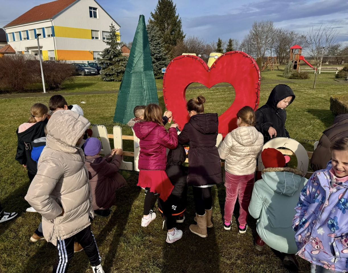 GARDINOVEC Djeca i članovi udruge Gardruža zajedno proslavili dan ispunjen smijehom i pjesmom (4)