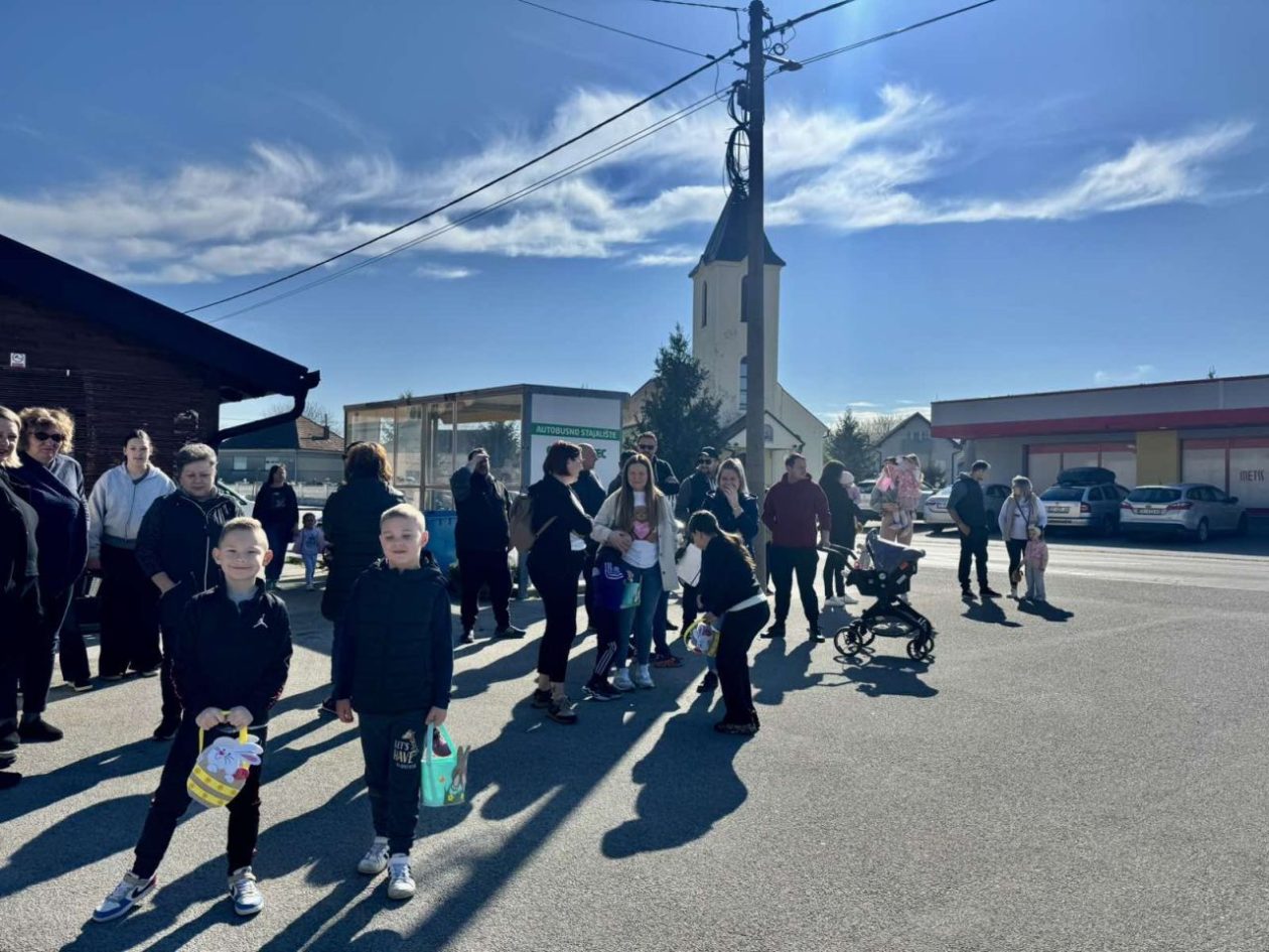 GARDINOVEC Djeca uživala u potrazi za uskrsnim jajima i osvojila plišane zečeve (7)