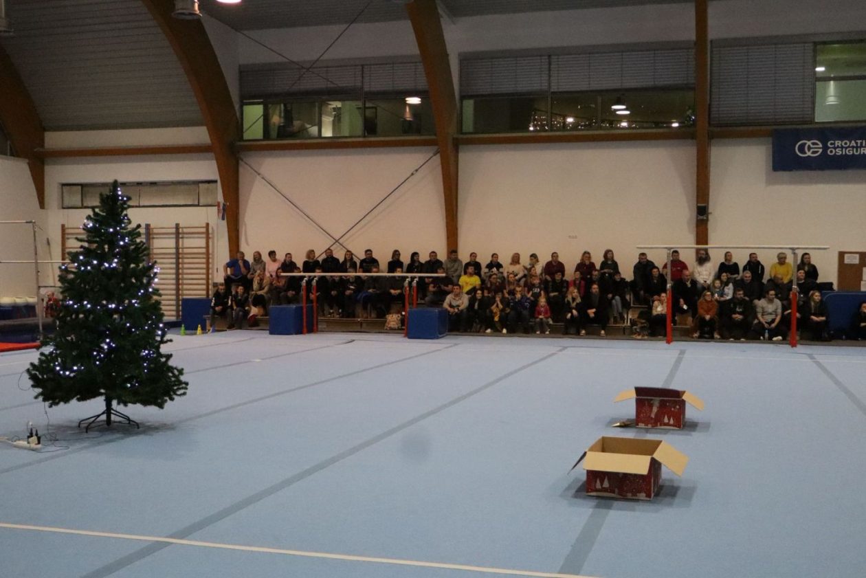 GIMNASTIČKI KLUB NEDELIŠĆE Puna dvorana i blagdanski ugođaj na dječjoj priredbi (2)