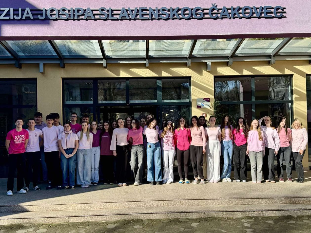 GIMNAZIJA JOSIPA SLAVENSKOG ČAKOVEC – ružičaste majce (1)