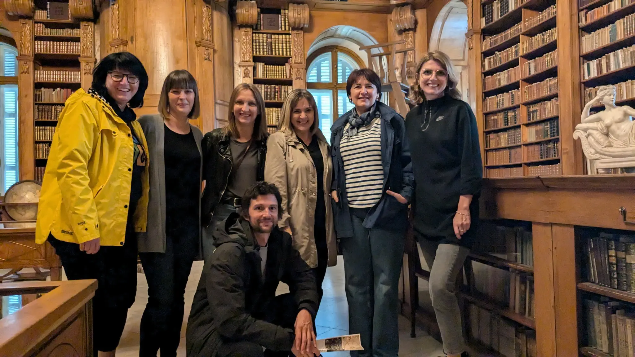 GIMNAZIJA JOSIPA SLAVENSKOG Svjetski dan učitelja proslavljen uz nezaboravan izlet u Mađarsku Povijest, priroda i veslanje (2) GIMNAZIJA JOSIPA SLAVENSKOG Svjetski dan učitelja proslavljen uz nezaboravan izlet u Mađarsku Povijest, priroda i veslanje (2)