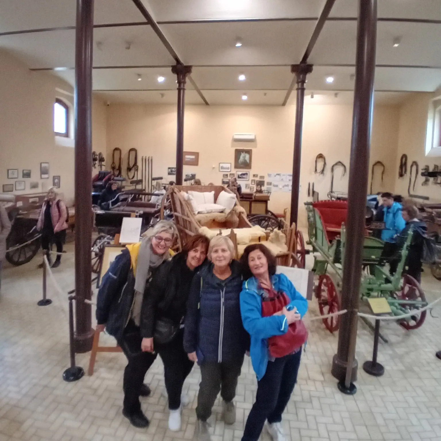 GIMNAZIJA JOSIPA SLAVENSKOG Svjetski dan učitelja proslavljen uz nezaboravan izlet u Mađarsku Povijest, priroda i veslanje (4) GIMNAZIJA JOSIPA SLAVENSKOG Svjetski dan učitelja proslavljen uz nezaboravan izlet u Mađarsku Povijest, priroda i veslanje (4)