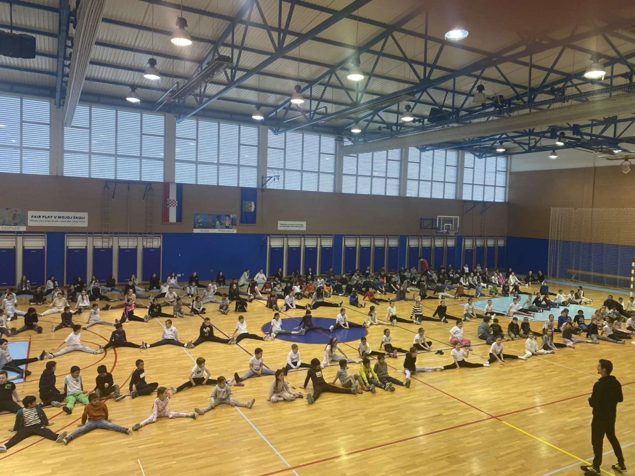 GK Macan najduža špaga (5) GK Macan najduža špaga (5)