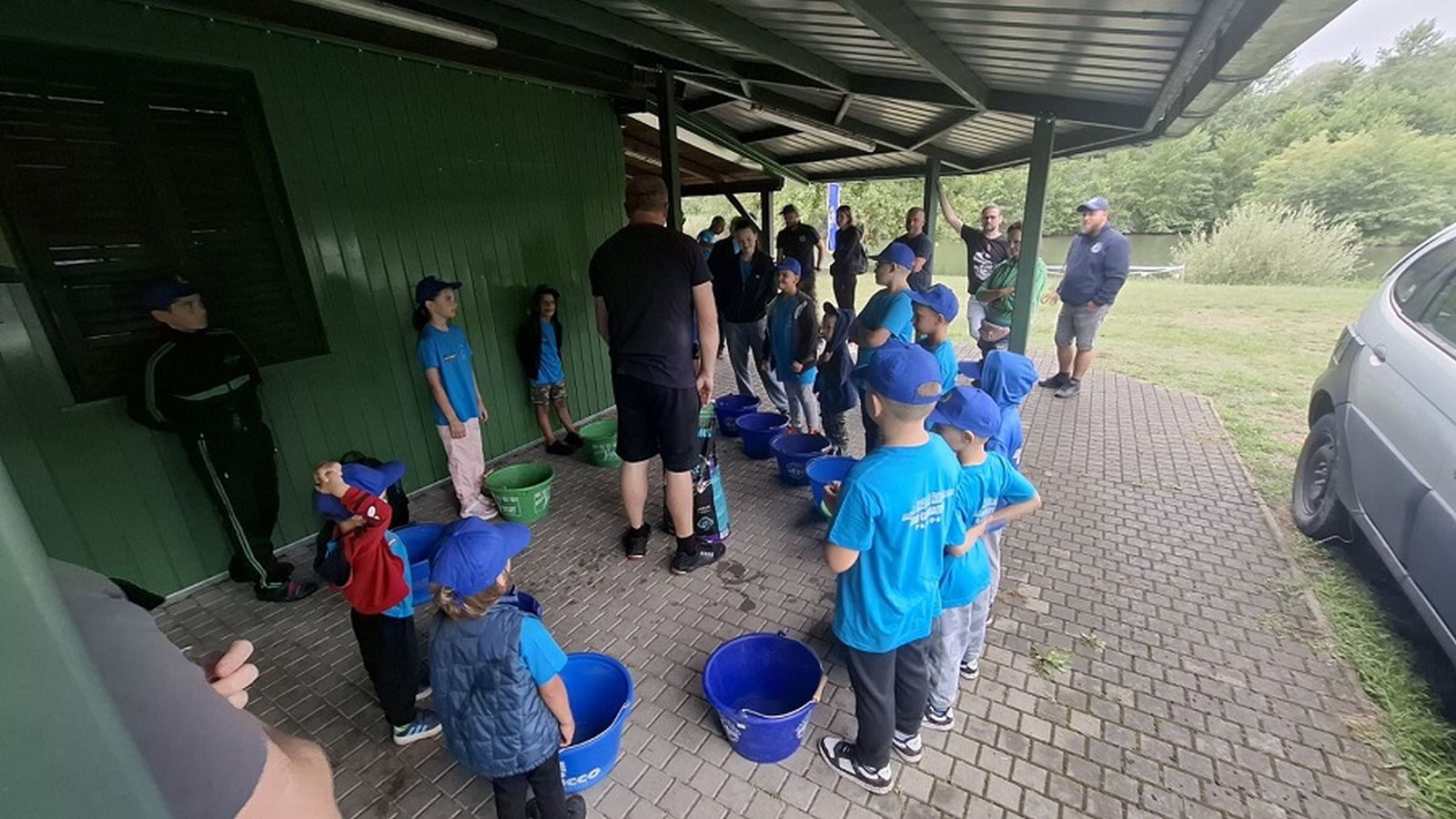 GLAVATICA UČI MLADE Mali ribolovci zablistali na Perutnici (2)