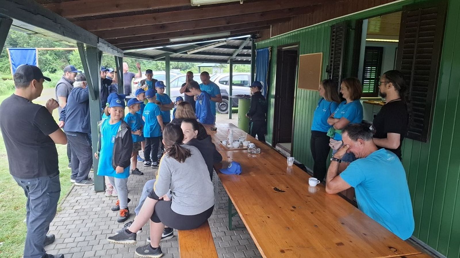 GLAVATICA UČI MLADE Mali ribolovci zablistali na Perutnici (3)