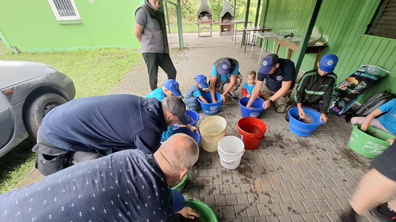 GLAVATICA UČI MLADE Mali ribolovci zablistali na Perutnici (6) GLAVATICA UČI MLADE Mali ribolovci zablistali na Perutnici (6)