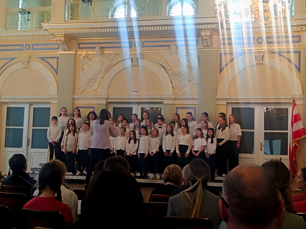 GLAZBENI TRIJUMF Mali zbor OŠ Petar Zrinski Šenkovec osvojio zlatnu plaketu