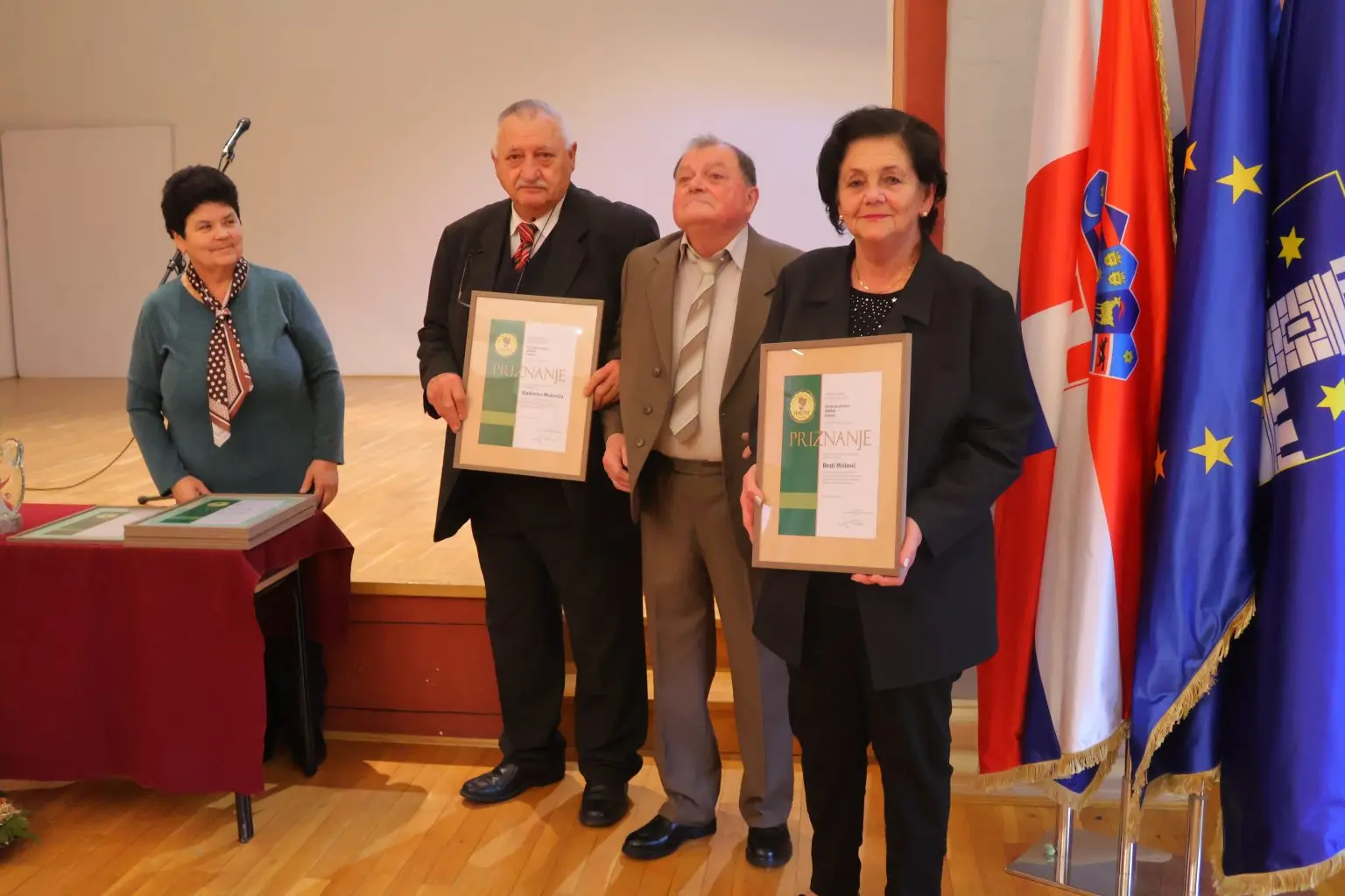 GLJIVARI SMRČAK (19) GLJIVARI SMRČAK (19)