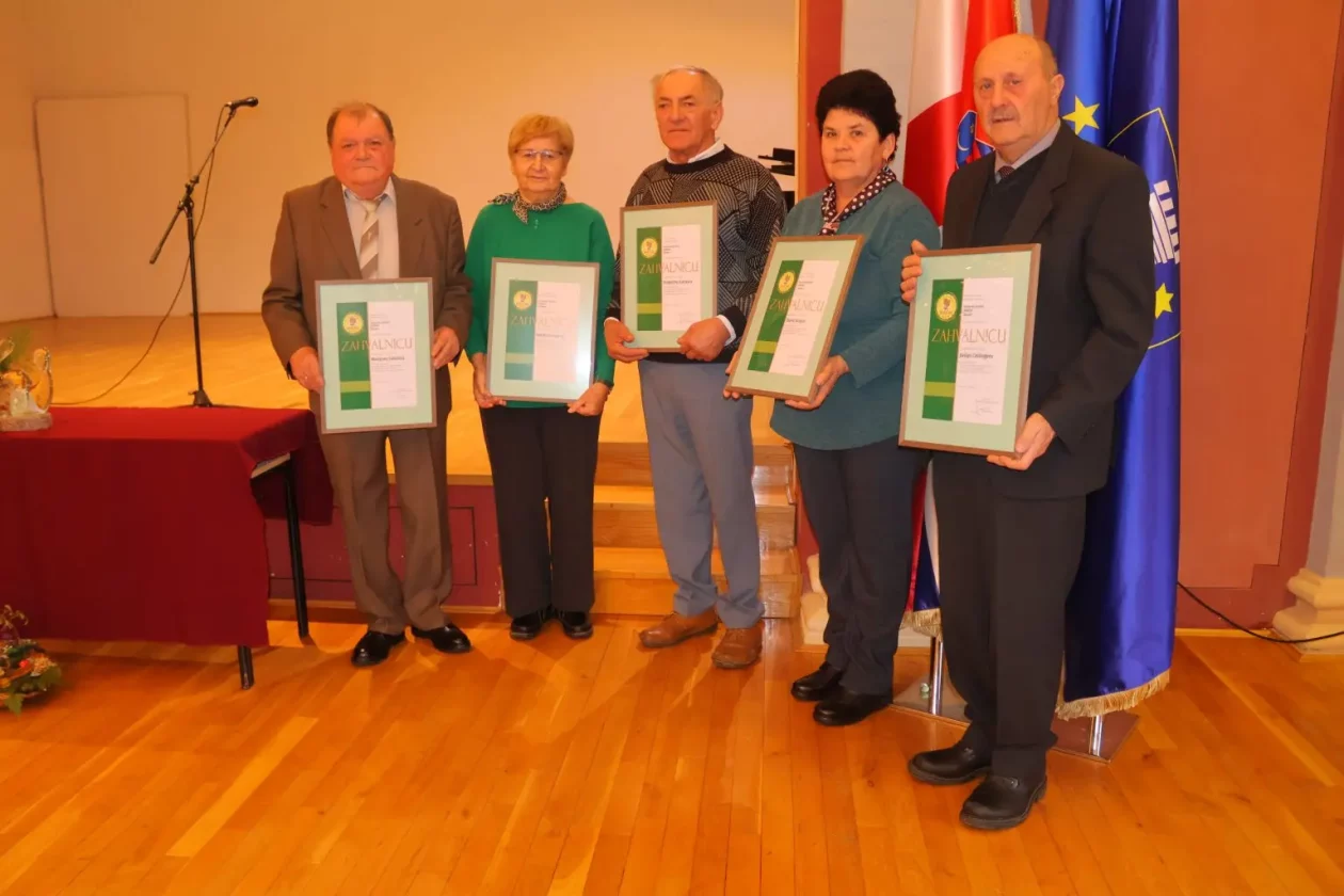 GLJIVARI SMRČAK (21)