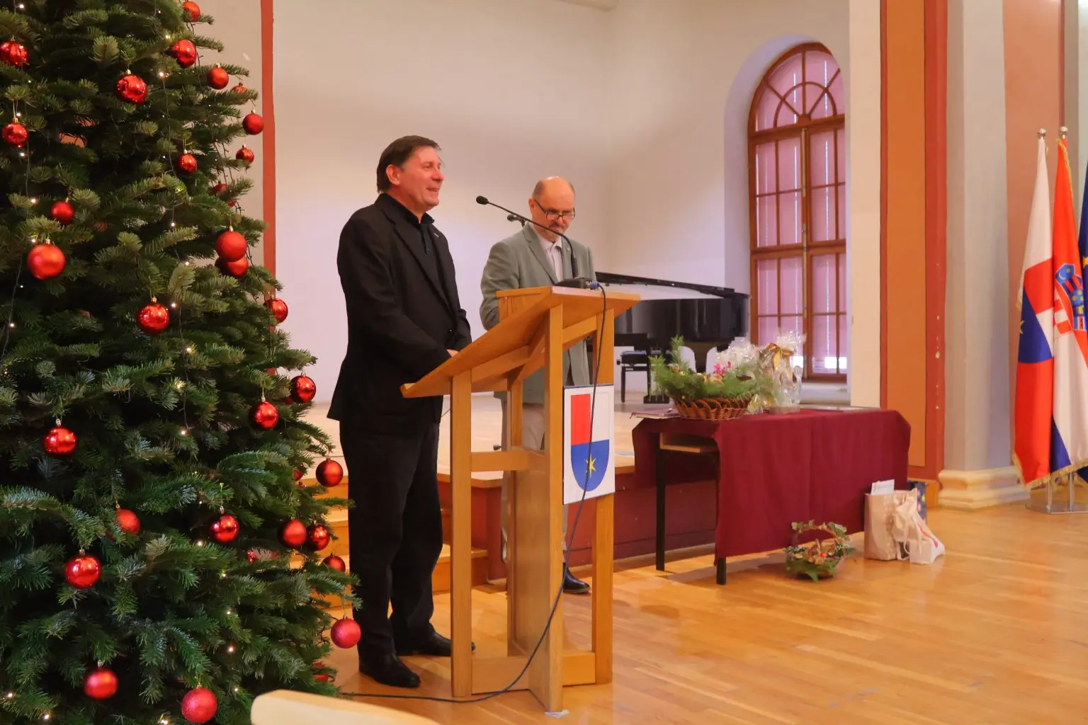 GLJIVARI SMRČAK (25) GLJIVARI SMRČAK (25)