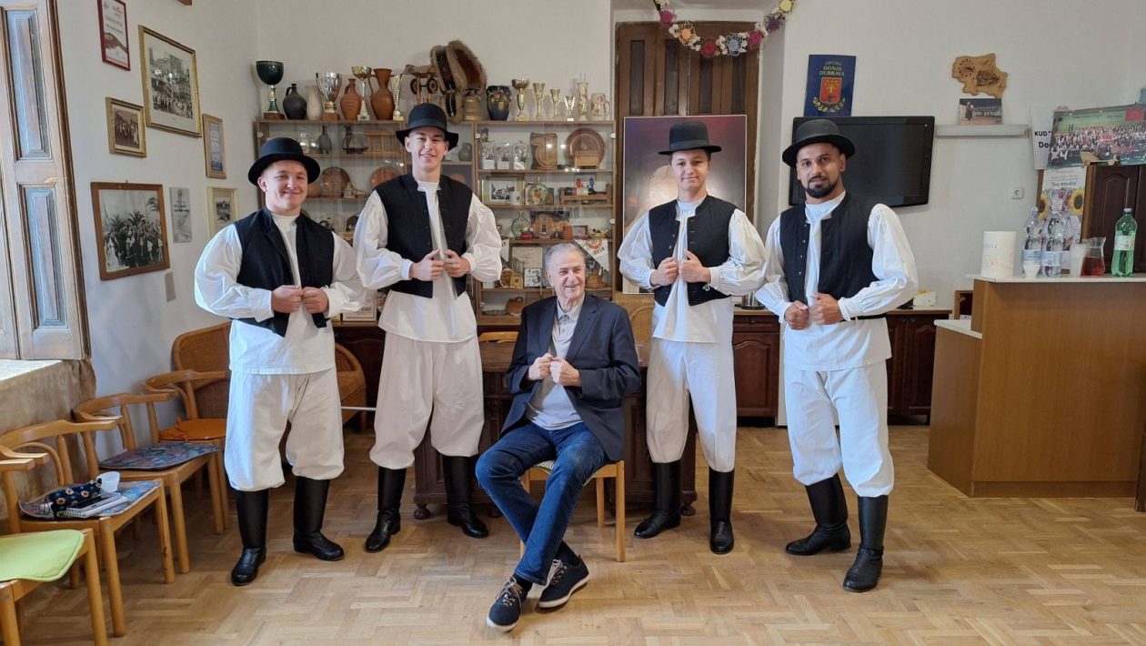 GORAN MILIĆ Poznati novinar snima dokumentarac u Međimurju, posjetio Čakovec i Donju Dubravu (1) GORAN MILIĆ Poznati novinar snima dokumentarac u Međimurju, posjetio Čakovec i Donju Dubravu (1)