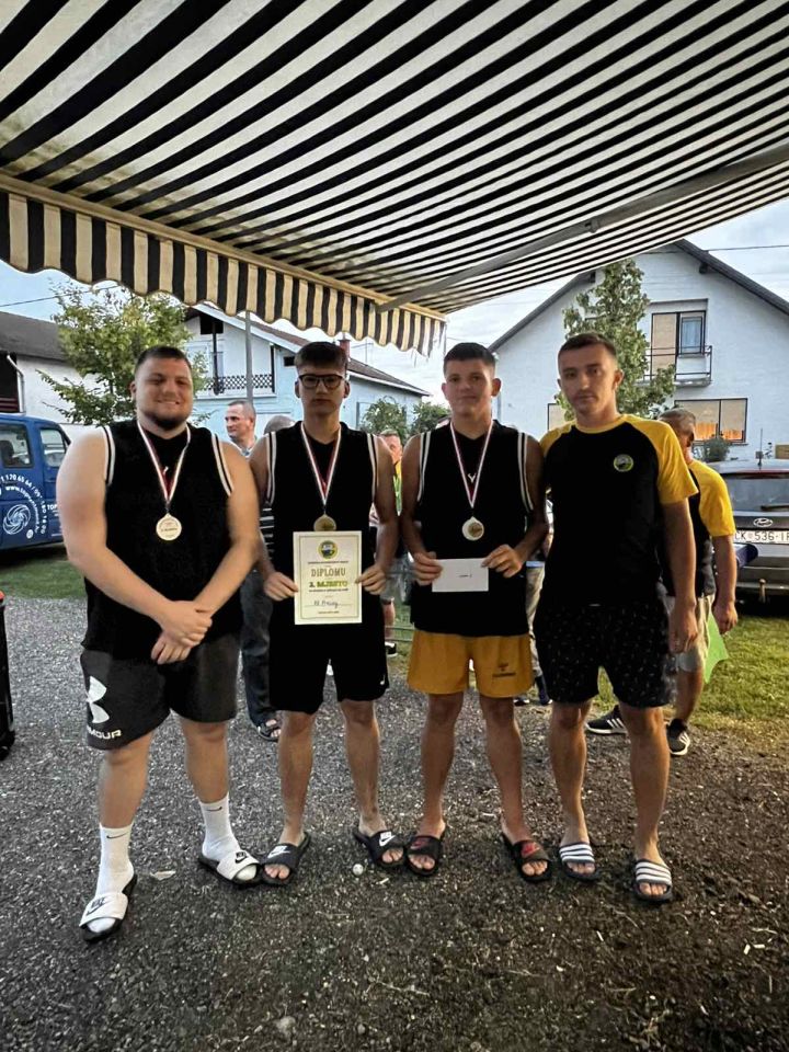 GORIČAN Mungosi slavili na premijernom izdanju turnira u odbojci na vodi (7) GORIČAN Mungosi slavili na premijernom izdanju turnira u odbojci na vodi (7)