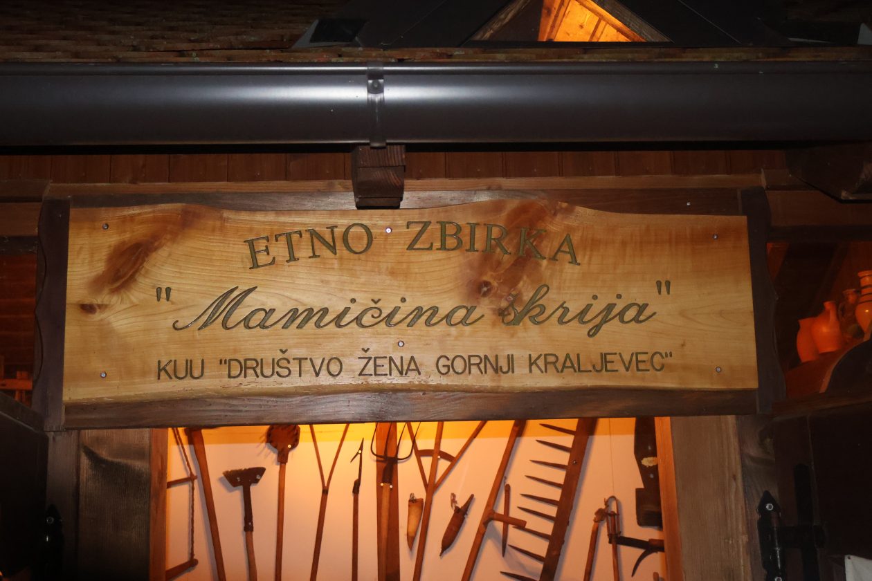 GORNJI KRALJEVEC Mamičina škrija (1) GORNJI KRALJEVEC Mamičina škrija (1)