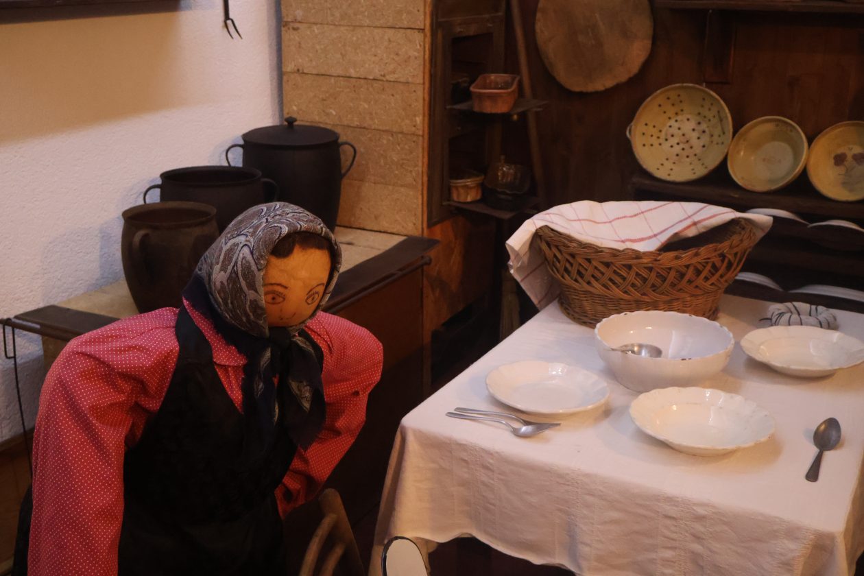 GORNJI KRALJEVEC Mamičina škrija (4) GORNJI KRALJEVEC Mamičina škrija (4)