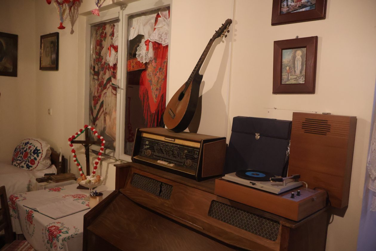 GORNJI KRALJEVEC Mamičina škrija (6) GORNJI KRALJEVEC Mamičina škrija (6)