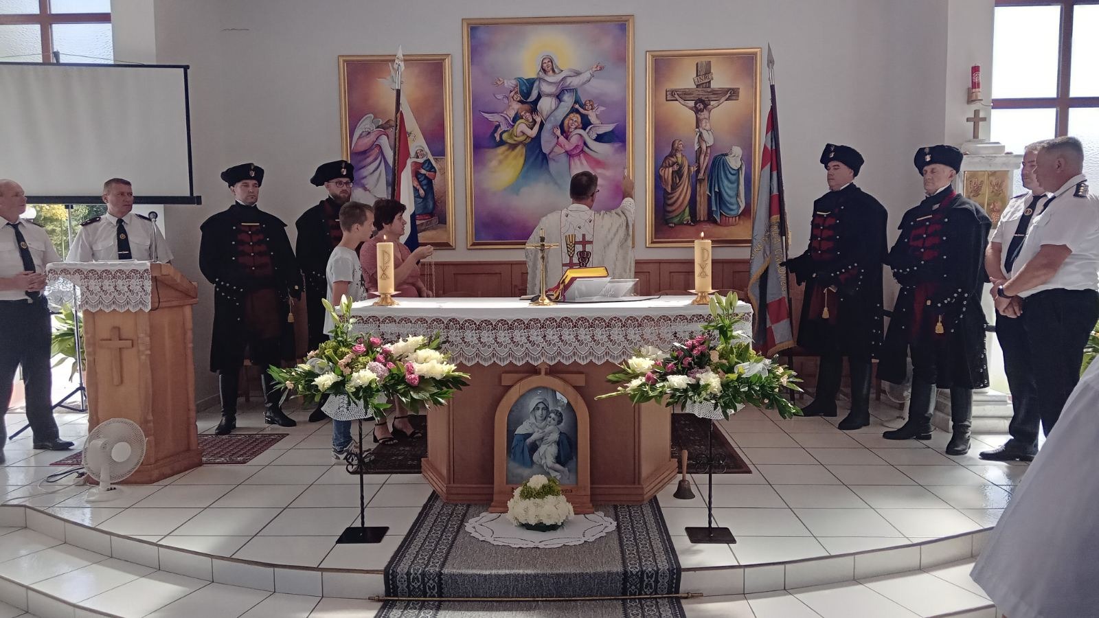 GORNJI KURŠANEC Franjo Mustač Medarov oslikao oltarni triptih za kapelu (1)