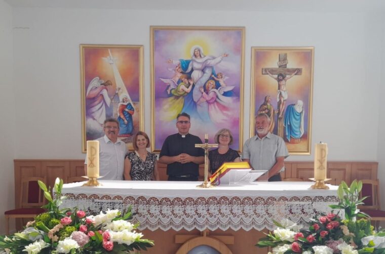 GORNJI KURŠANEC Franjo Mustač Medarov oslikao oltarni triptih za kapelu (2)