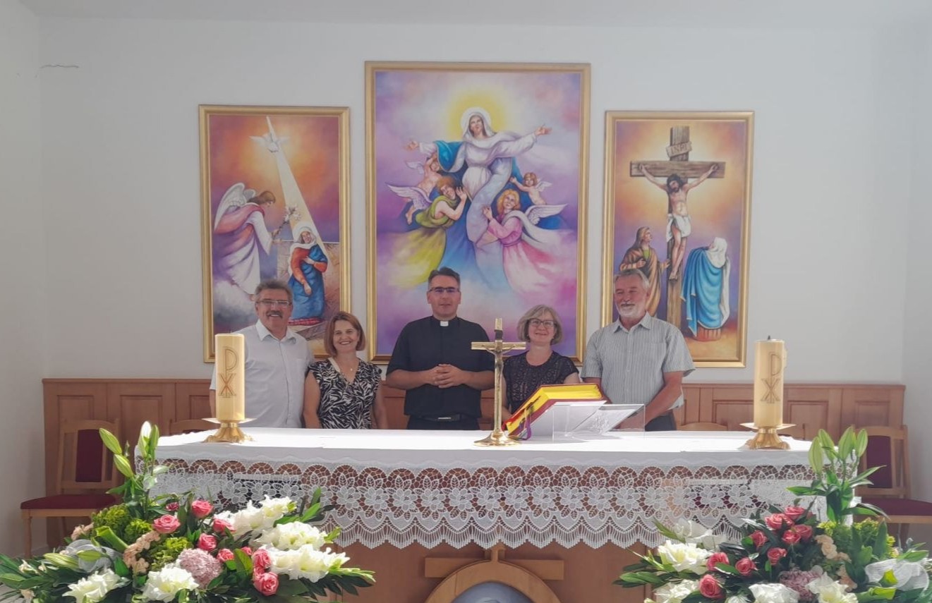 GORNJI KURŠANEC Franjo Mustač Medarov oslikao oltarni triptih za kapelu (2)