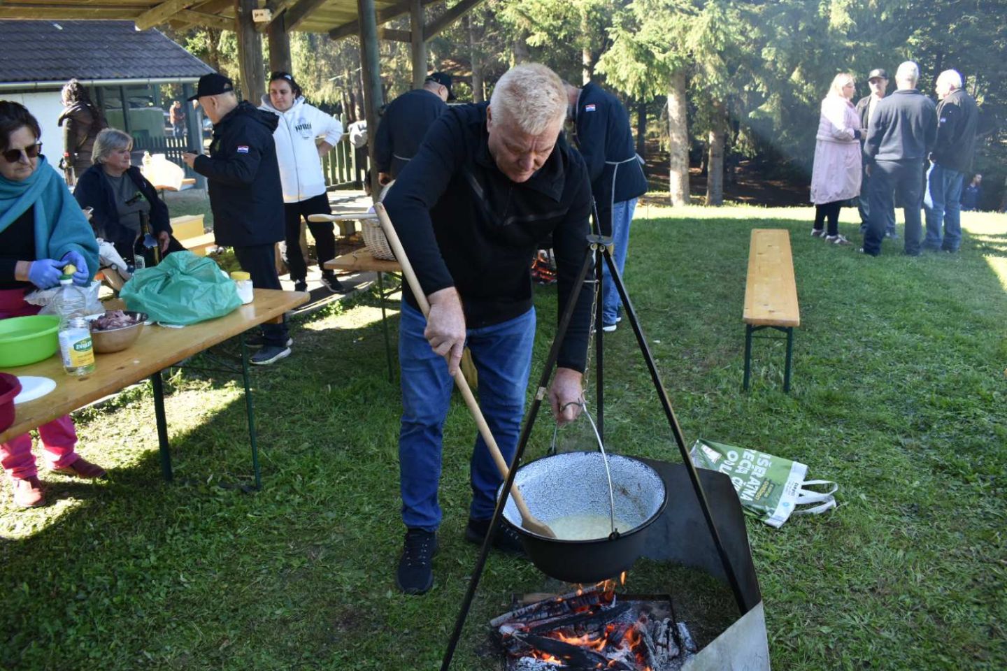 GORNJI MIHALJEVEC U tijeku je Memorijalni Bogračfest i obilježavanje Dana branitelja (7) GORNJI MIHALJEVEC U tijeku je Memorijalni Bogračfest i obilježavanje Dana branitelja (7)