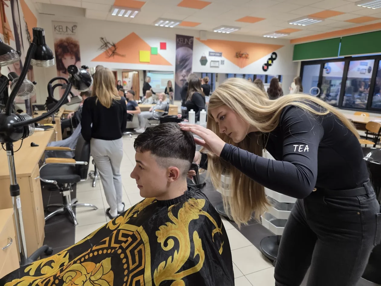 GOSPODARSKA ŠKOLA ČAKOVEC frizeri 5