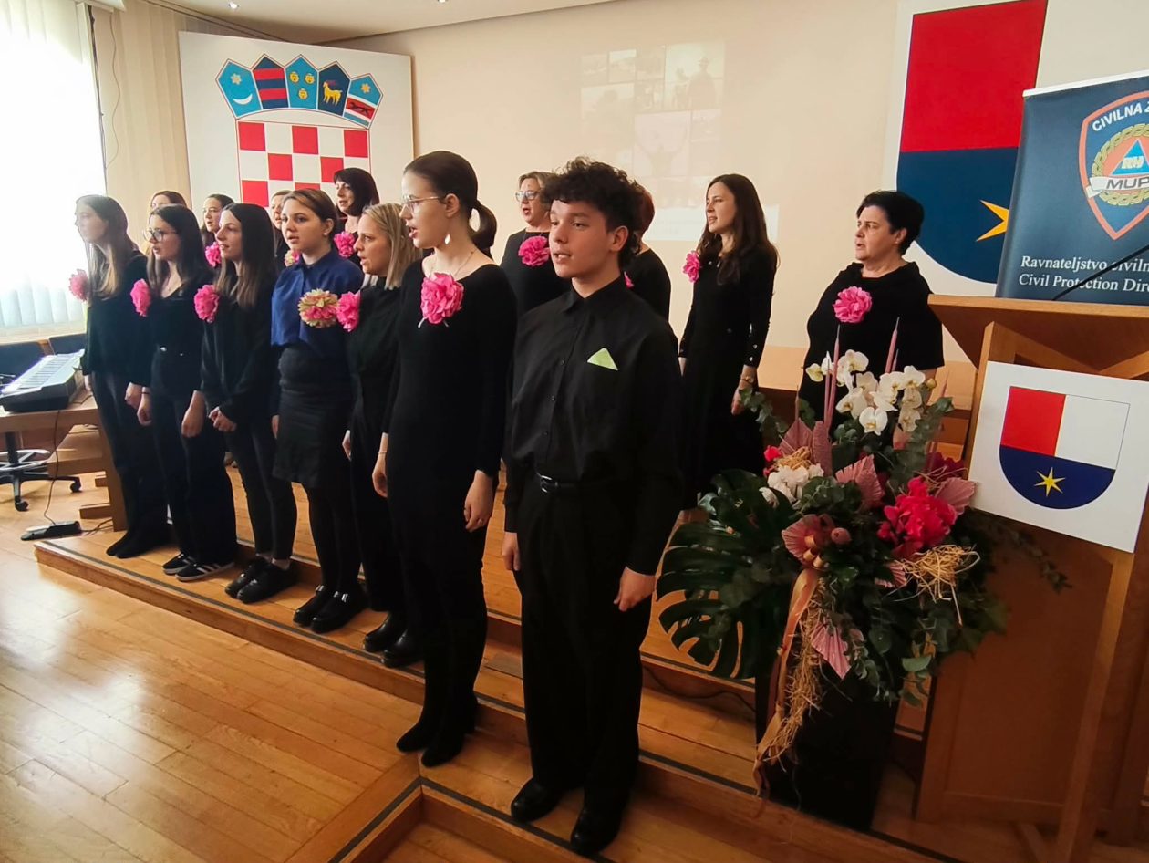 GOSPODARSKA ŠKOLA ČAKOVEC – zbor (2)